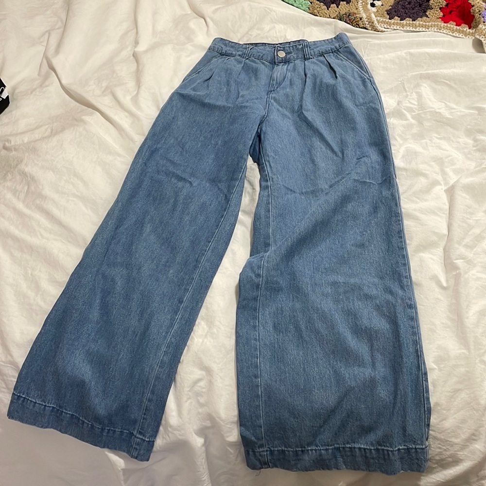 Bell Bottom High Wasted Jeans